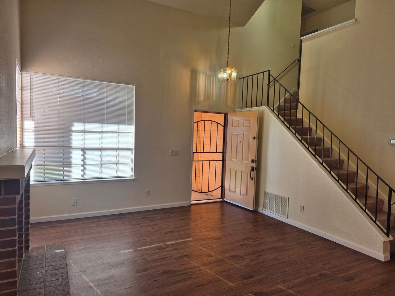 3506 Bridgeford Dr - Photo 4 of 23