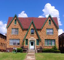 3400 N Robinson Ave - Photo 1 of 1