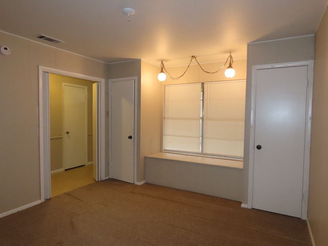 3109 Autumn Leaves Dr - Photo 4 of 33