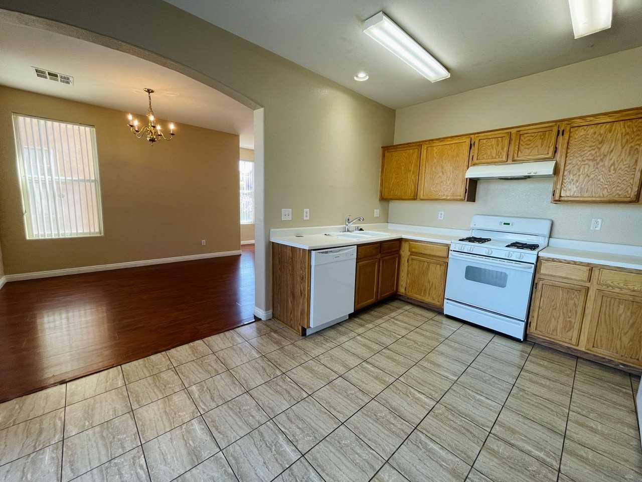 2636 Living Rock St - Photo 6 of 23