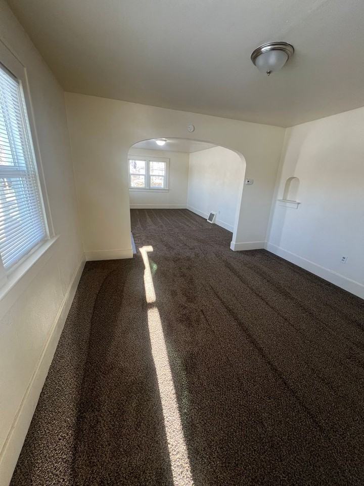 954 S 4th Ave - Photo 3 of 16