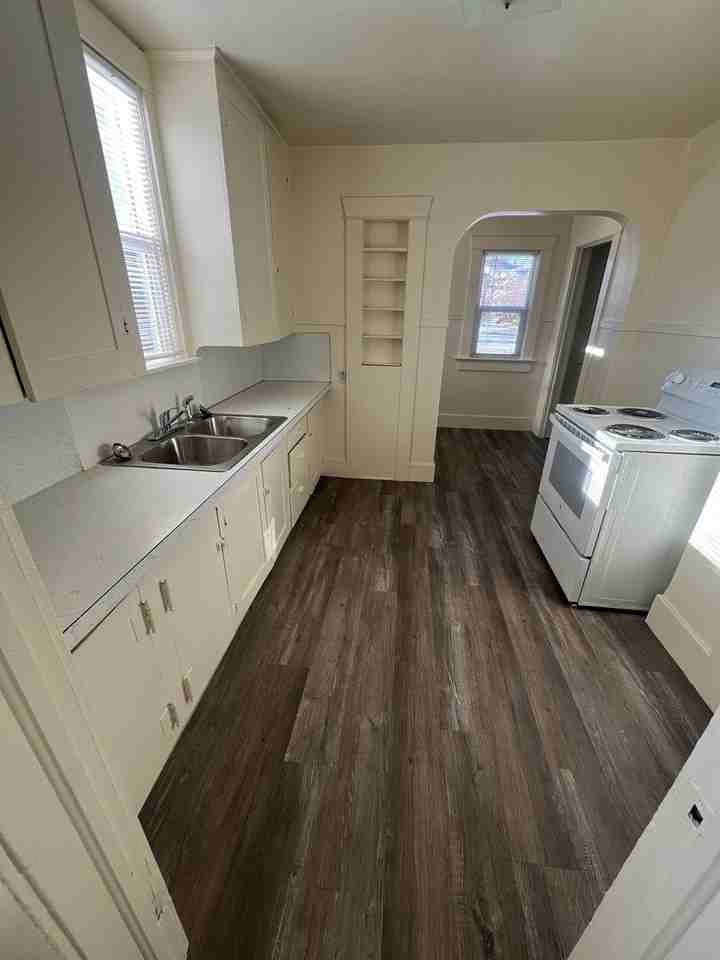 954 S 4th Ave - Photo 5 of 16