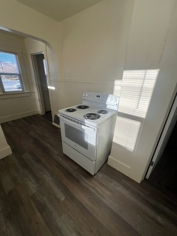 954 S 4th Ave - Photo 7 of 16