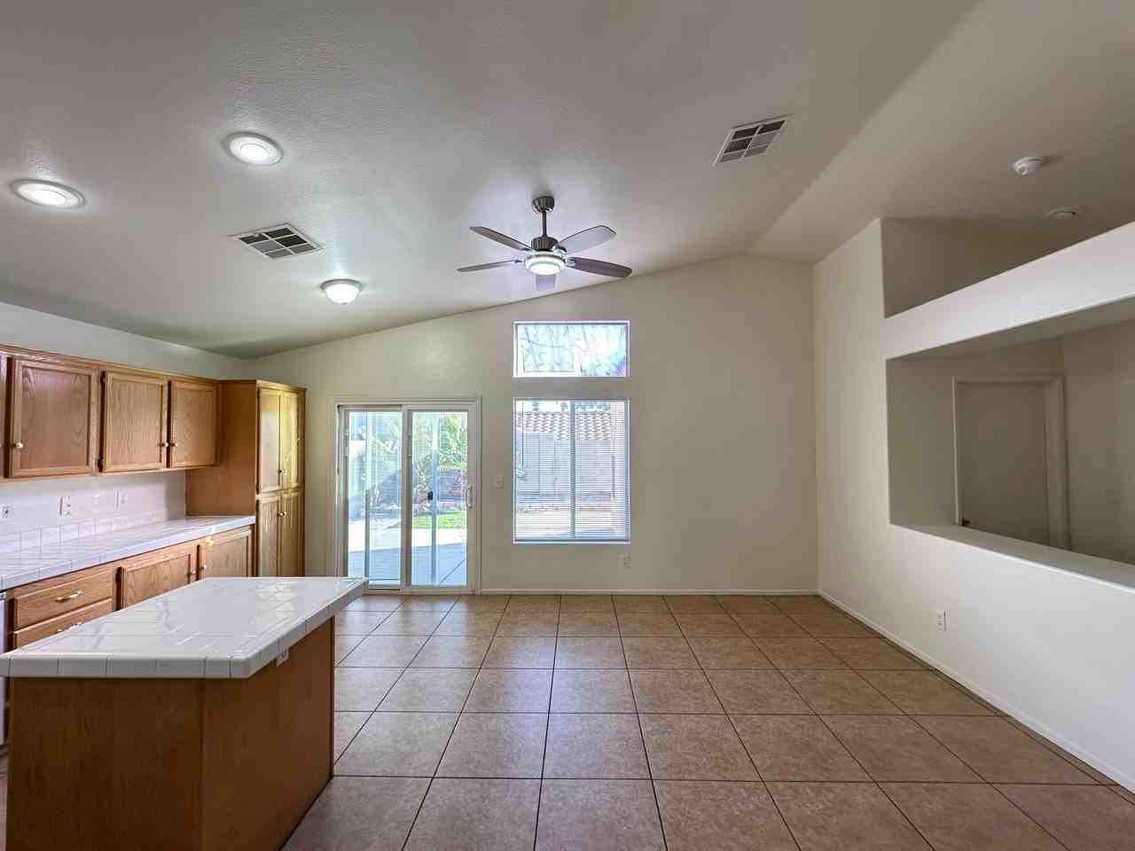 5520 Oakwood Ridge St - Photo 2 of 18