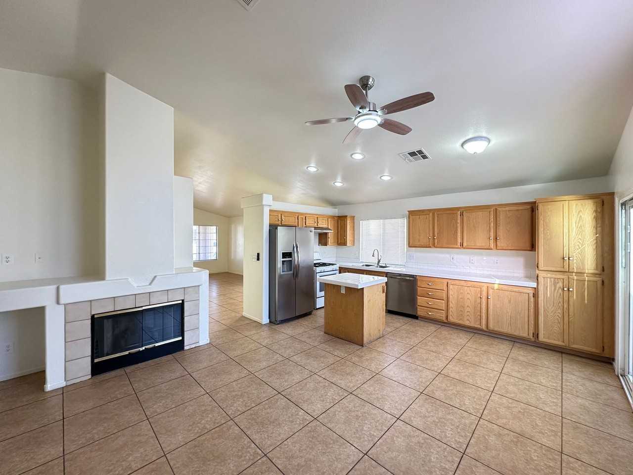 5520 Oakwood Ridge St - Photo 3 of 18