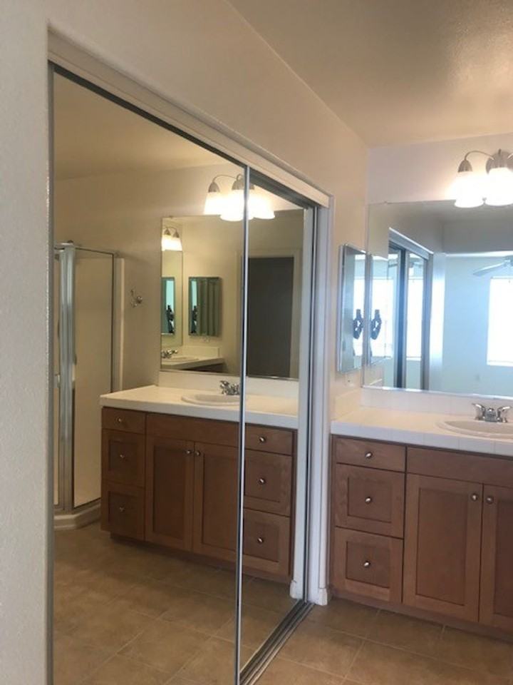 8752 Plaza Park Ln - Photo 6 of 17