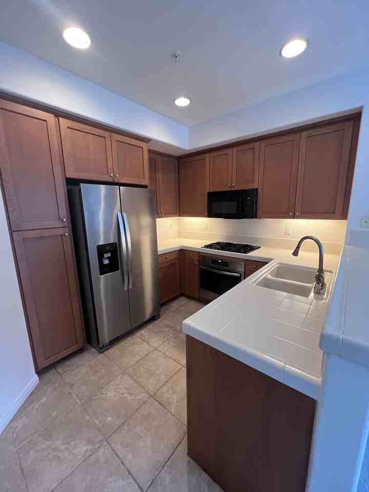 8752 Plaza Park Ln - Photo 3 of 13