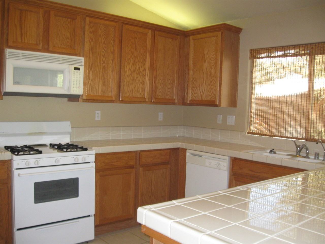 12120 Stonington St - Photo 3 of 5