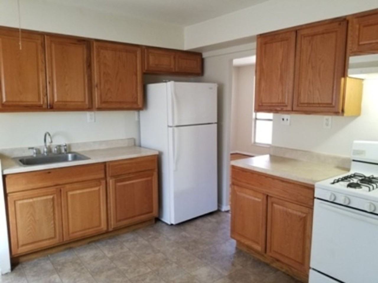 105 Clearview Dr - Photo 3 of 6