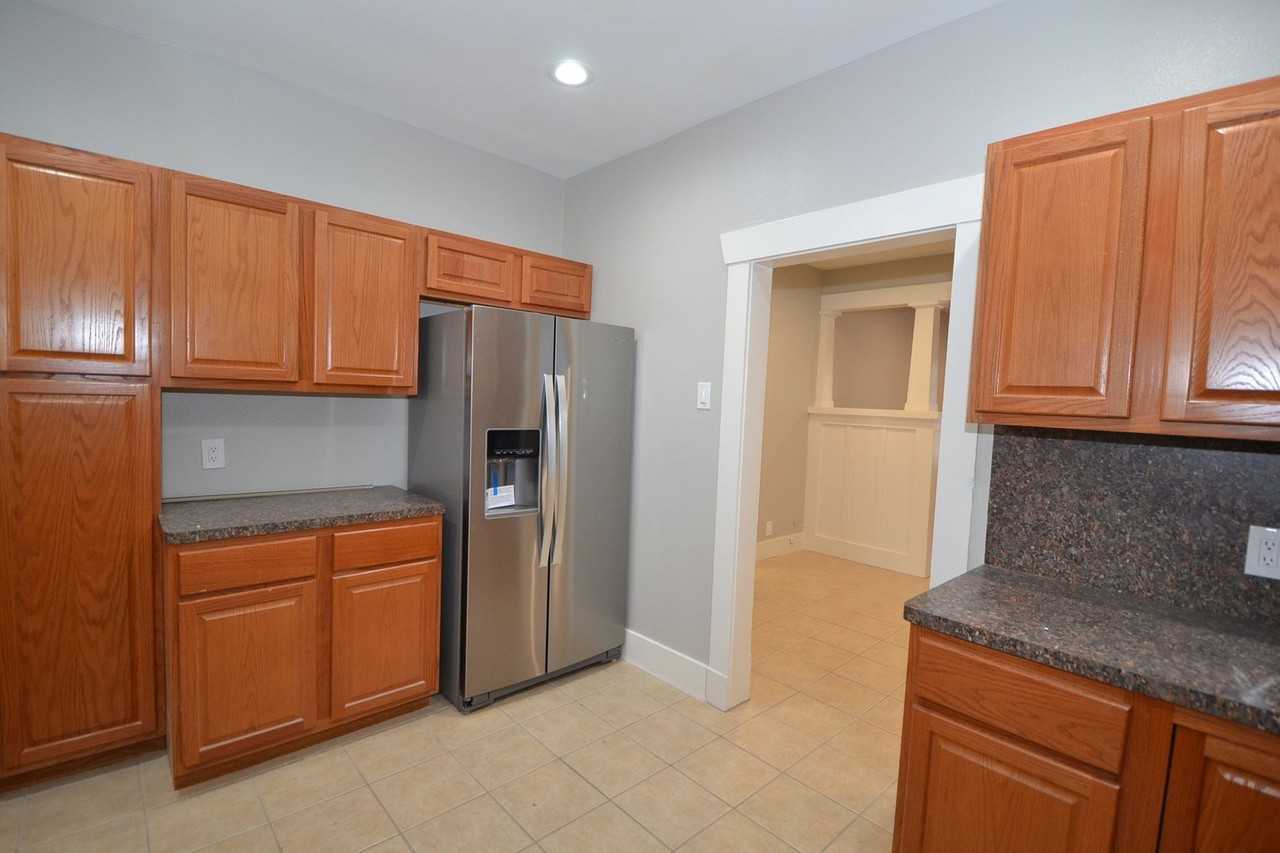 7602 Blessing Ave - Photo 3 of 34