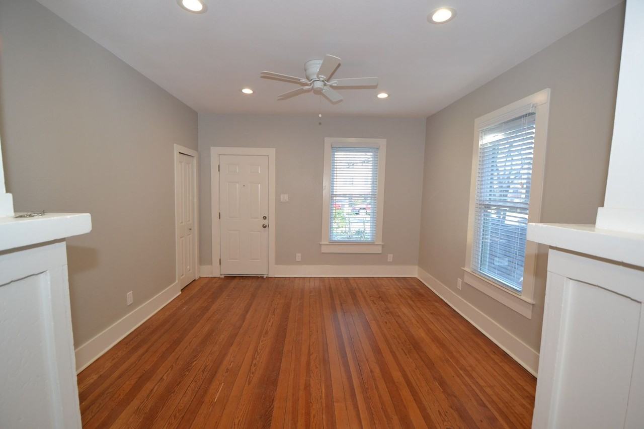 7602 Blessing Ave - Photo 5 of 34