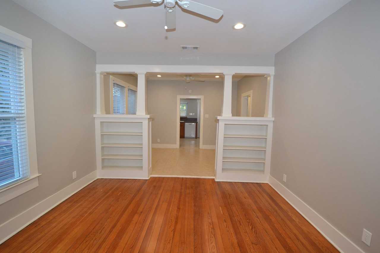 7602 Blessing Ave - Photo 6 of 34