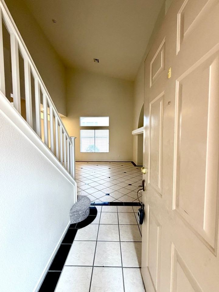 8824 Rambling Rock Ct - Photo 3 of 35