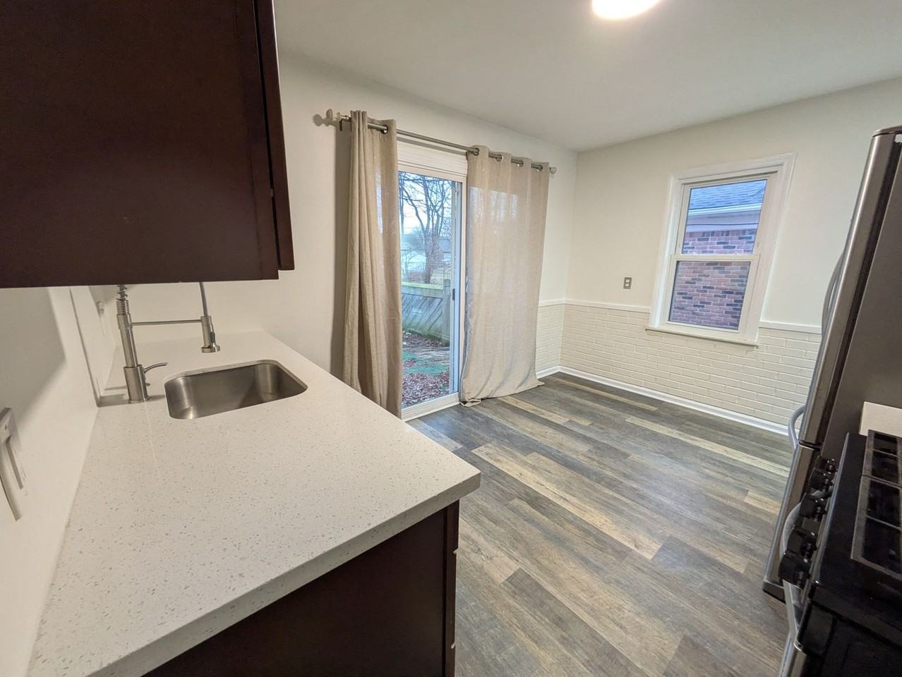 2934 N Vermont Ave - Photo 3 of 19