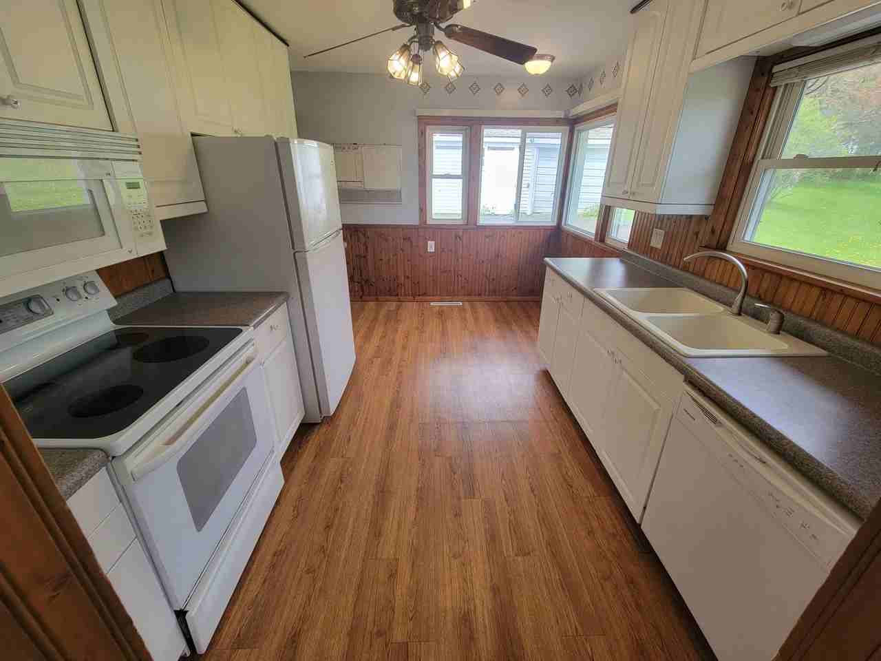 17 Lyons St - Photo 7 of 20