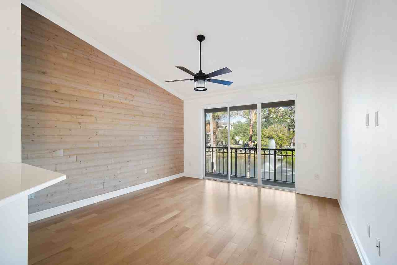 624 Arbor Lake Ln - Photo 4 of 26