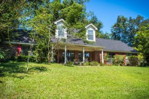 featured image of 2221 Glenwood Ln