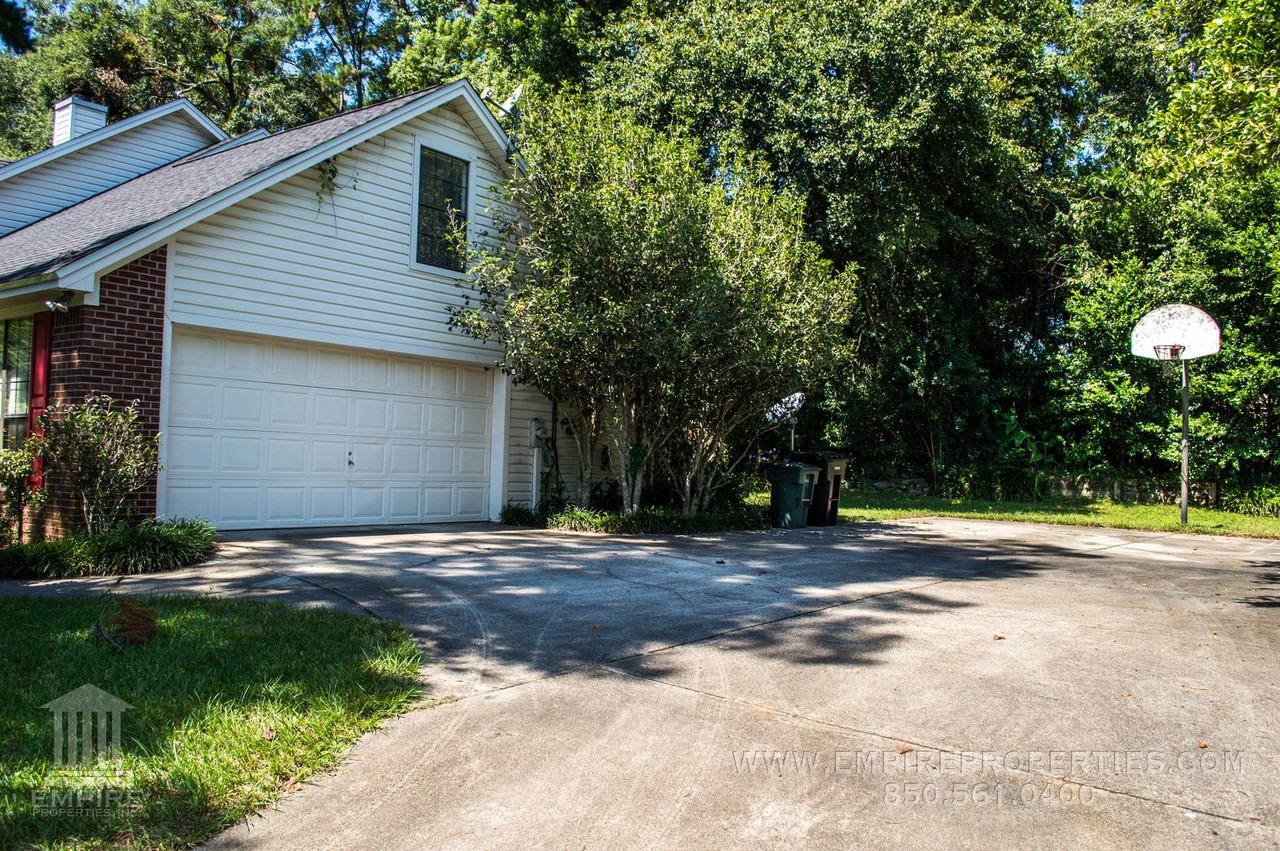 2221 Glenwood Ln - Photo 3 of 50