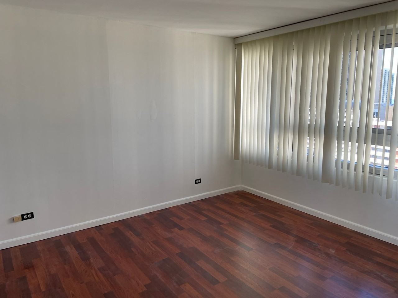 FAIRWAY MANOR - Photo 7 of 14