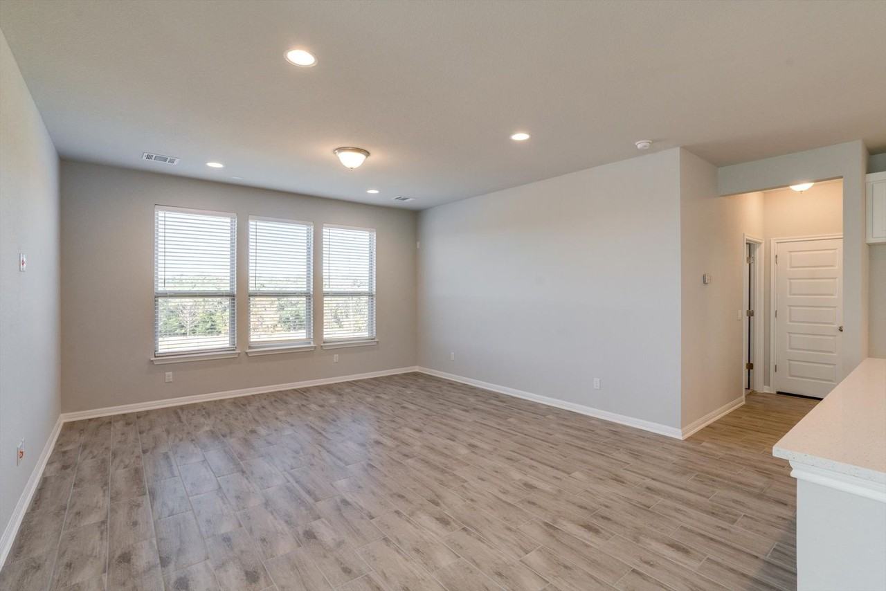 2205 Limestone Lake Dr - Photo 3 of 22