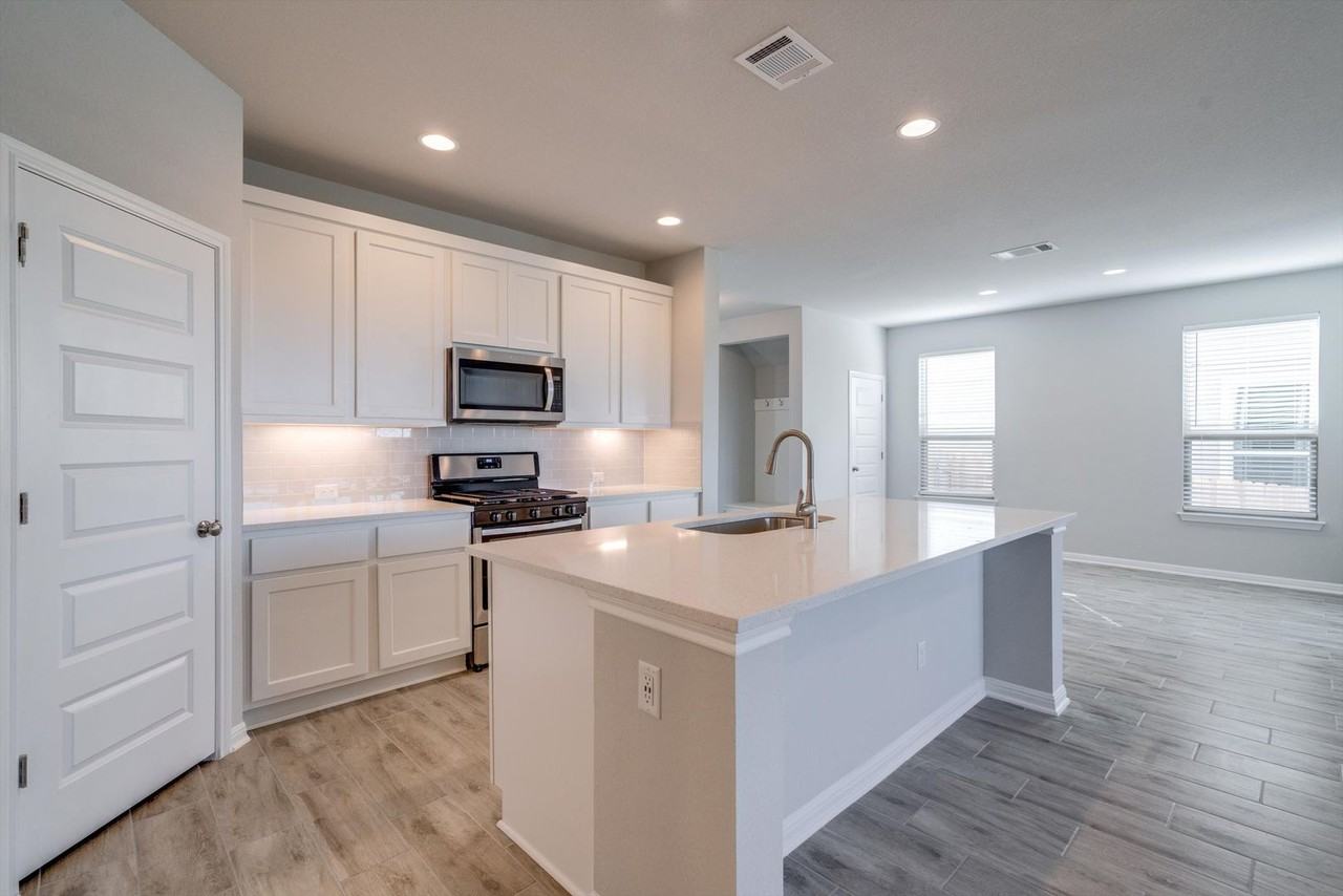 2205 Limestone Lake Dr - Photo 6 of 22