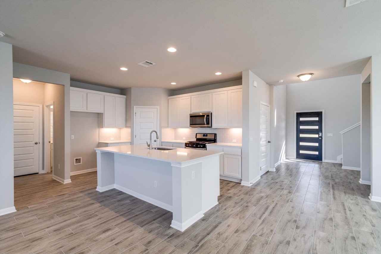 2205 Limestone Lake Dr - Photo 7 of 22