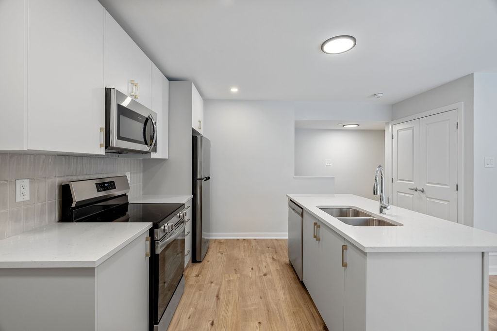 301 Glenroy Gilbert Drive #20 - Photo 7 of 28