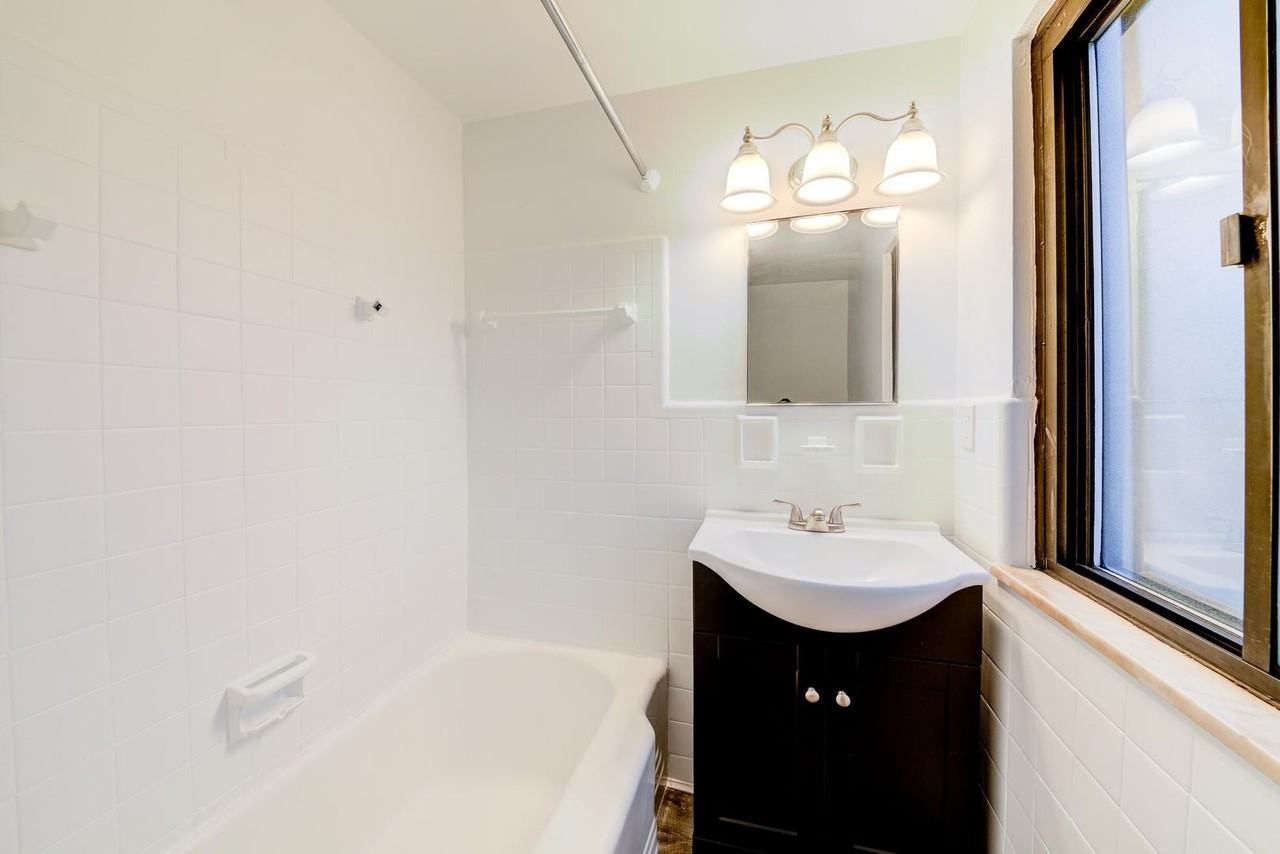 2837 Spring St - Photo 2 of 21