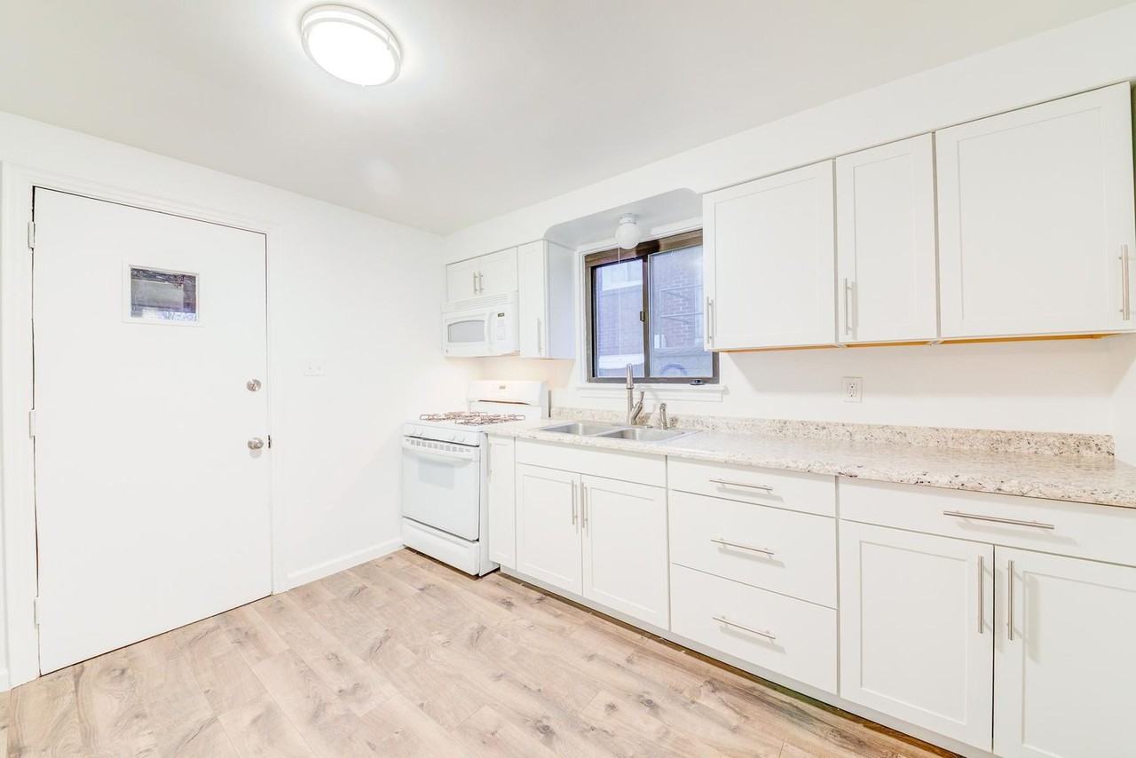 2837 Spring St - Photo 4 of 21