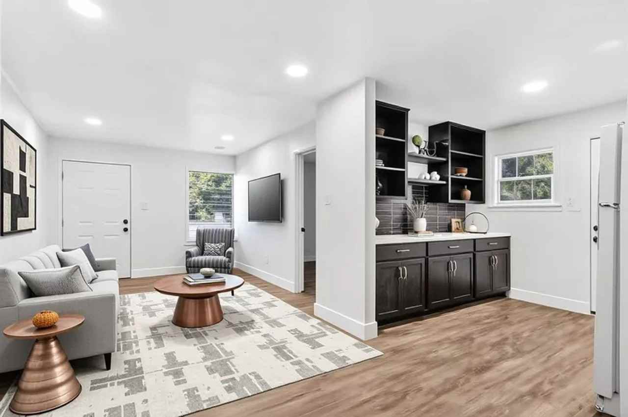 216 N 19th St - Photo 3 of 16