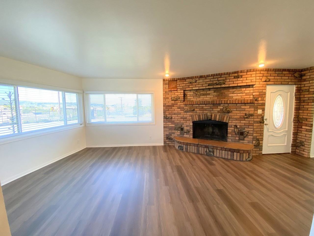 106 Myrtlewood Dr - Photo 3 of 12