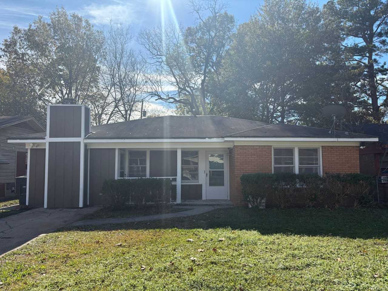 515 Melrose St - Photo 2 of 18