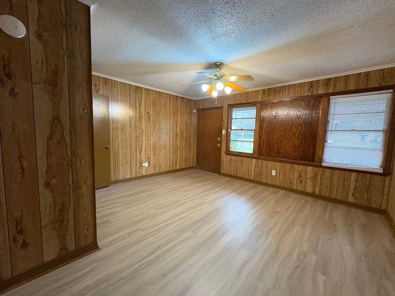 515 Melrose St - Photo 5 of 18