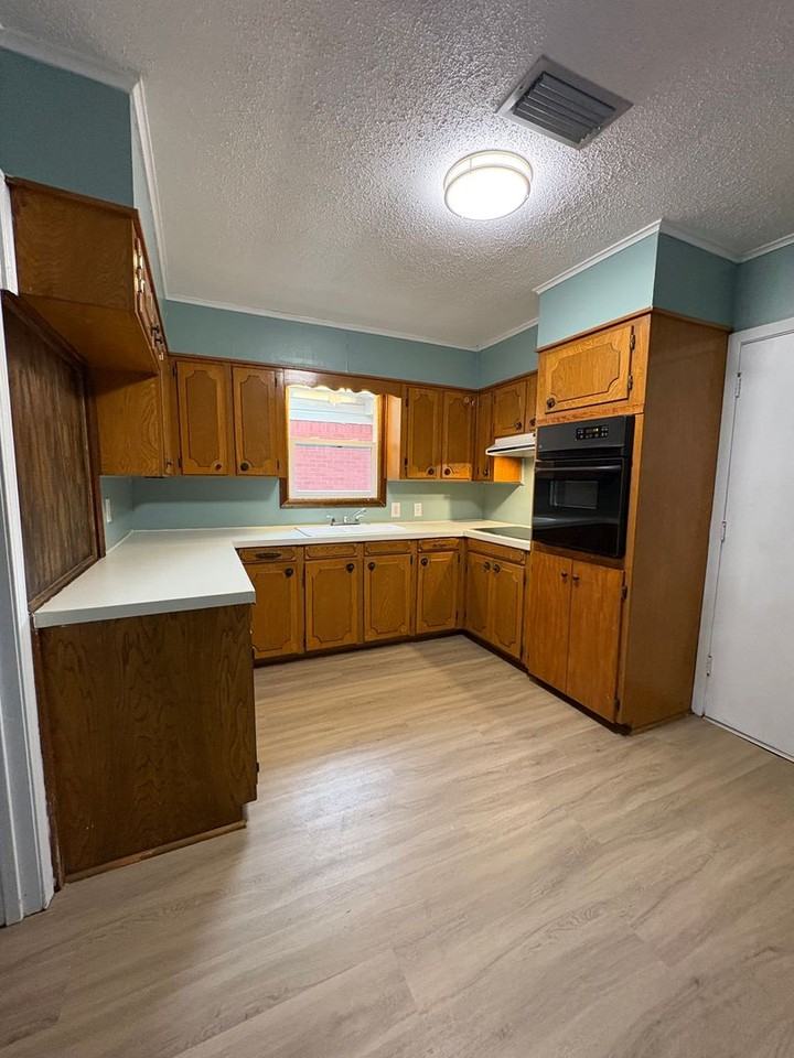 515 Melrose St - Photo 6 of 18