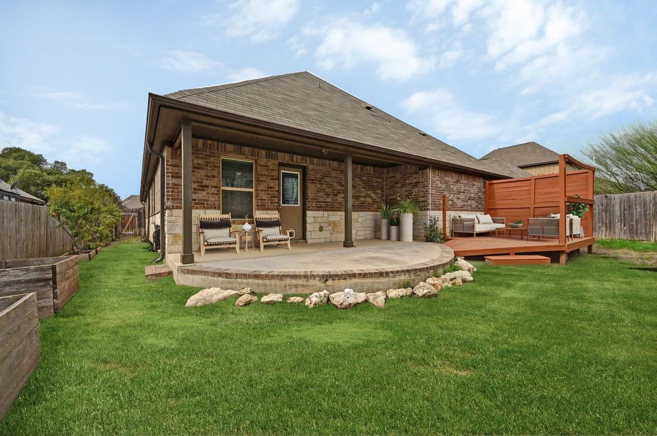 1805 Morts Pl - Photo 3 of 23