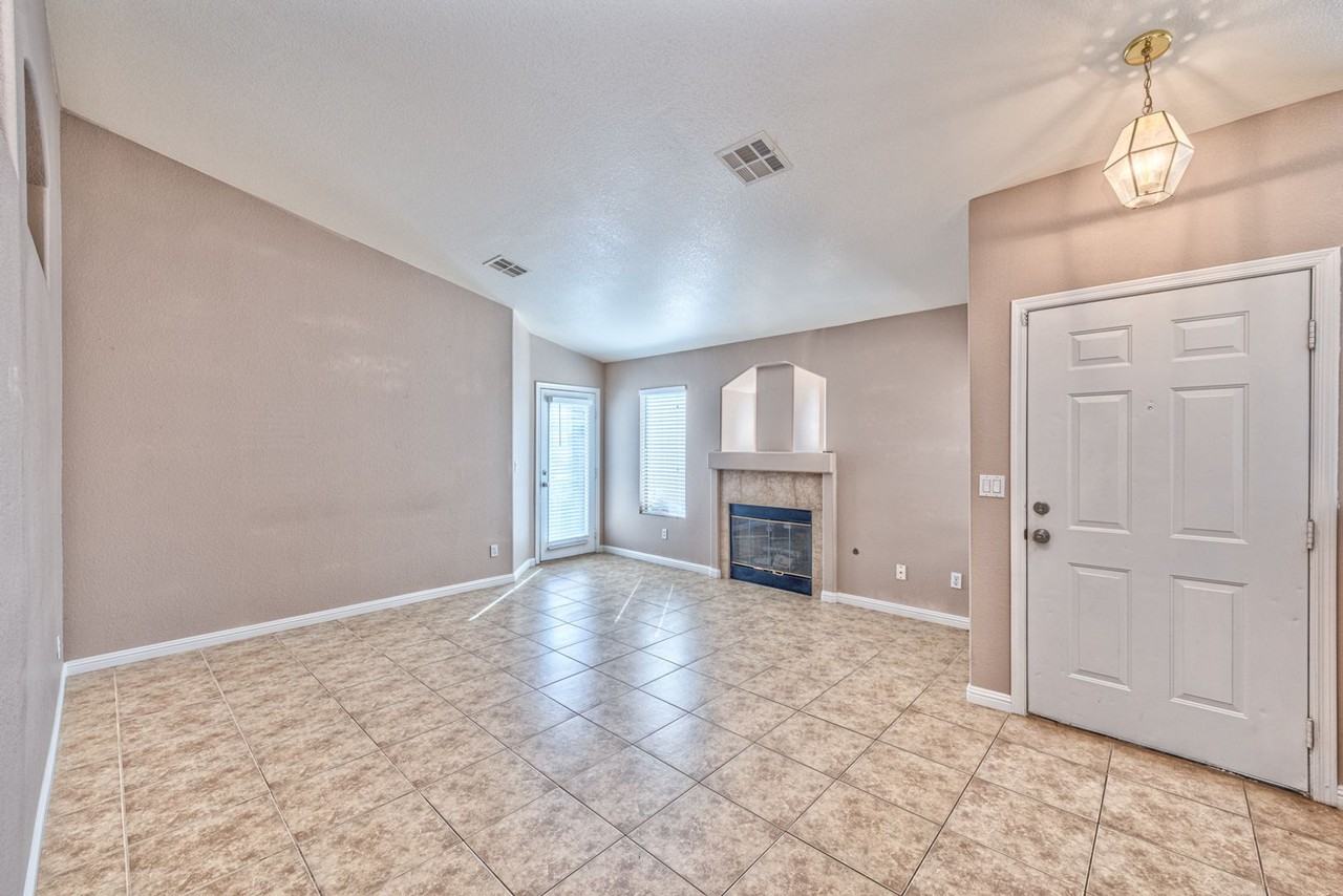 851 Worrell Ave - Photo 2 of 16