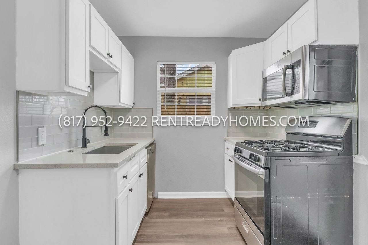 1005 E Davis Ave - Photo 6 of 19