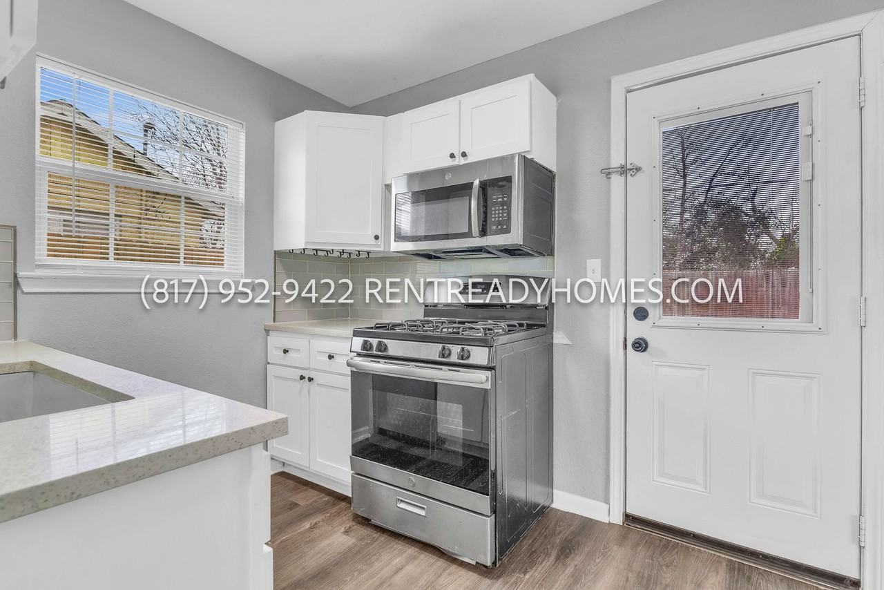 1005 E Davis Ave - Photo 7 of 19