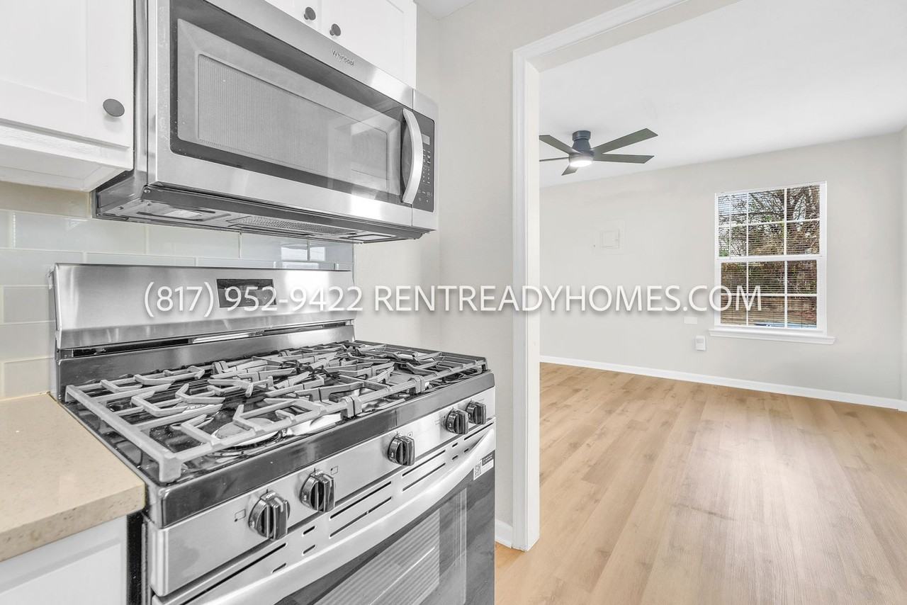 1007 E Davis Ave - Photo 7 of 21