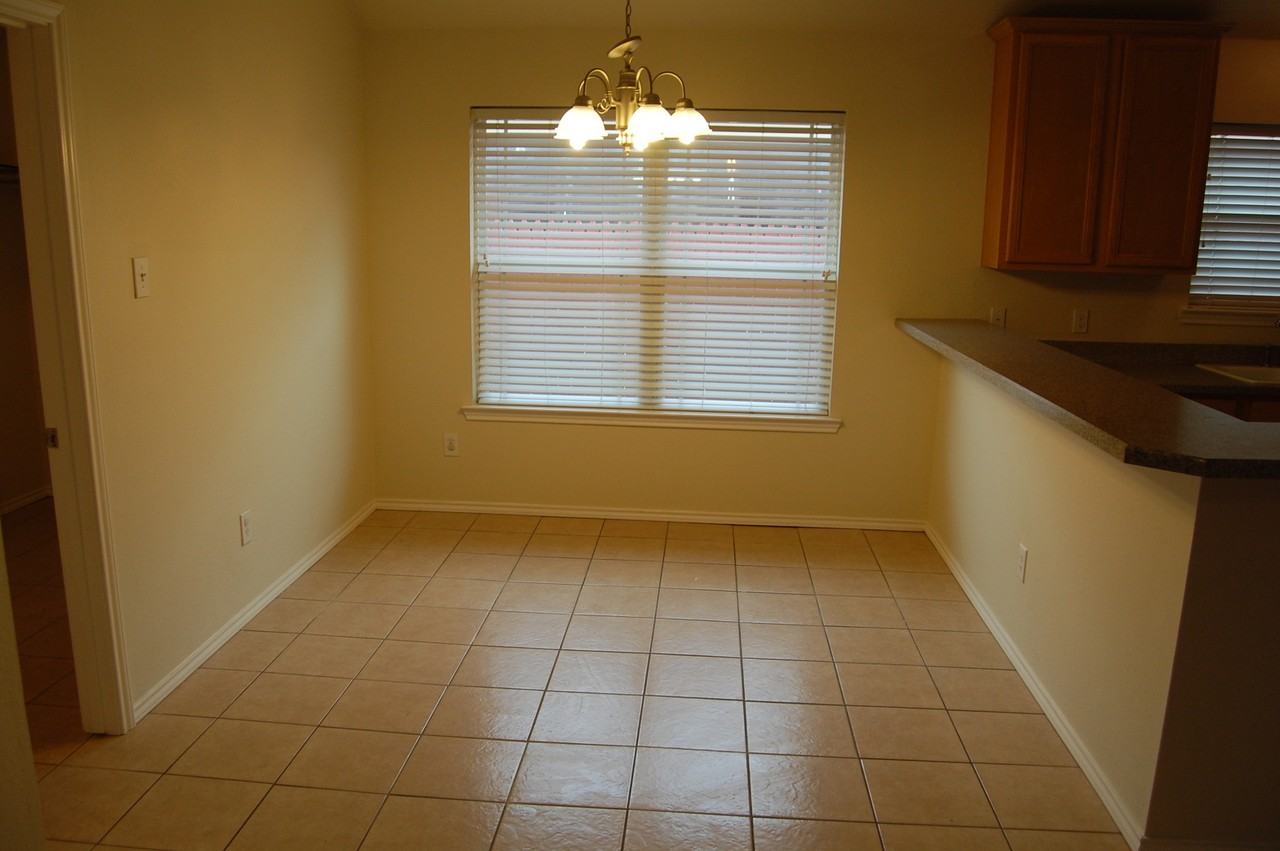 10807 Detroit Ave - Photo 6 of 13