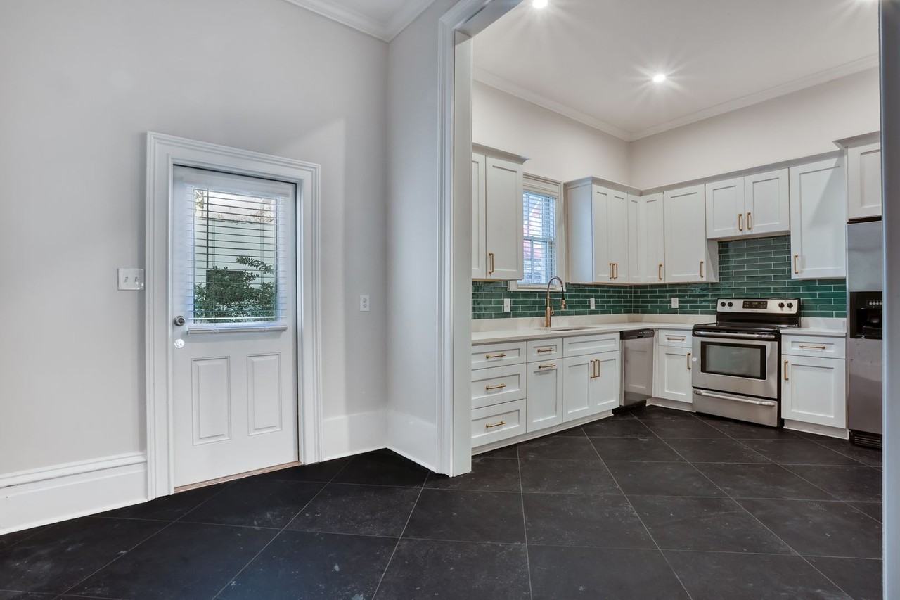 304 E Duffy St - Photo 7 of 15