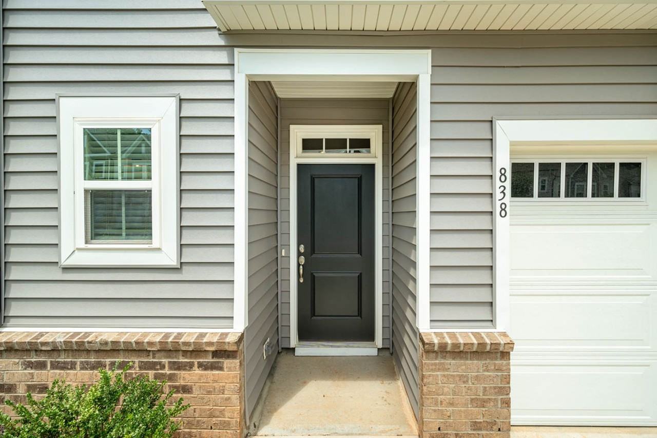 838 Oak Center Dr - Photo 2 of 28