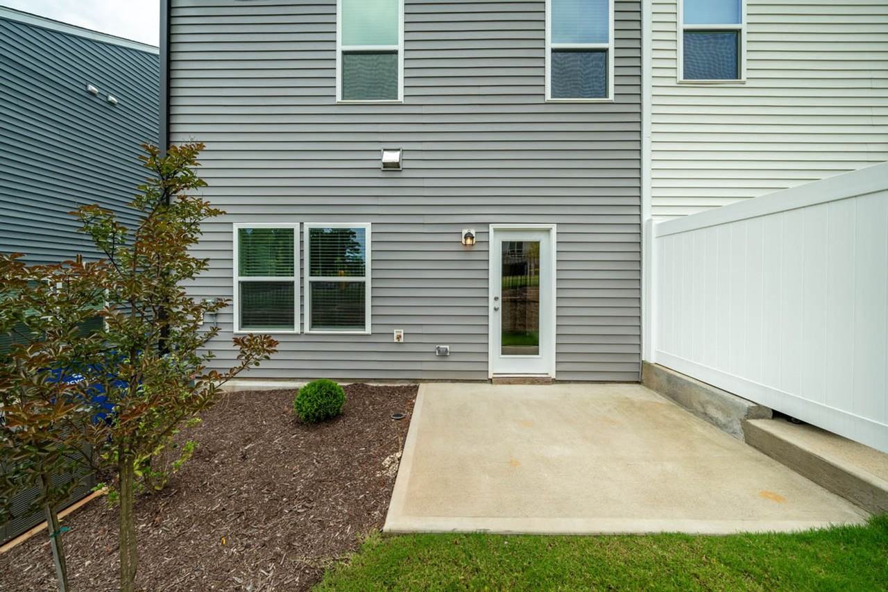 838 Oak Center Dr - Photo 7 of 28