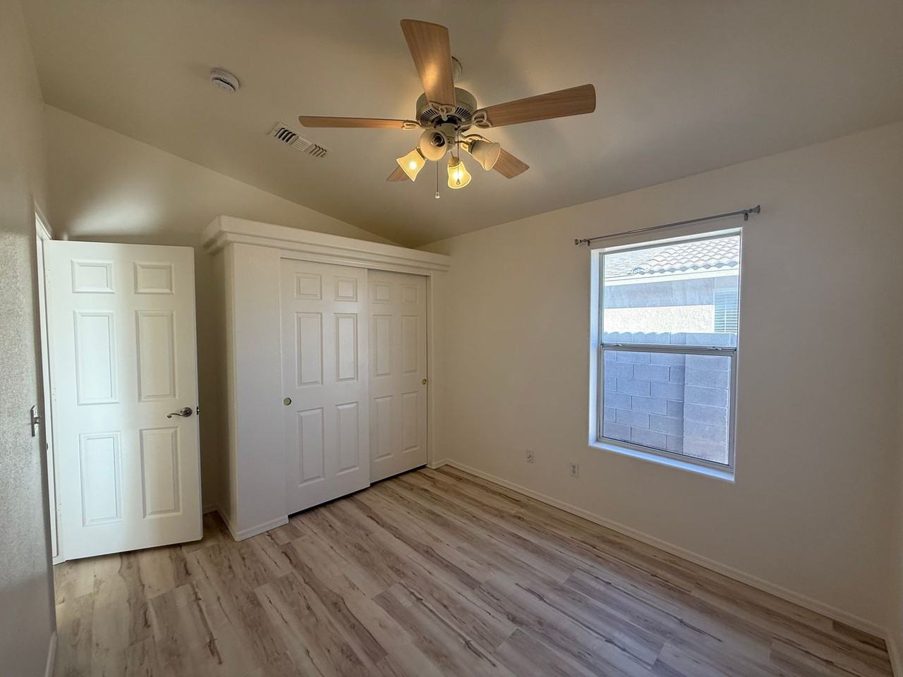 2748 Southern Ave - Photo 5 of 9