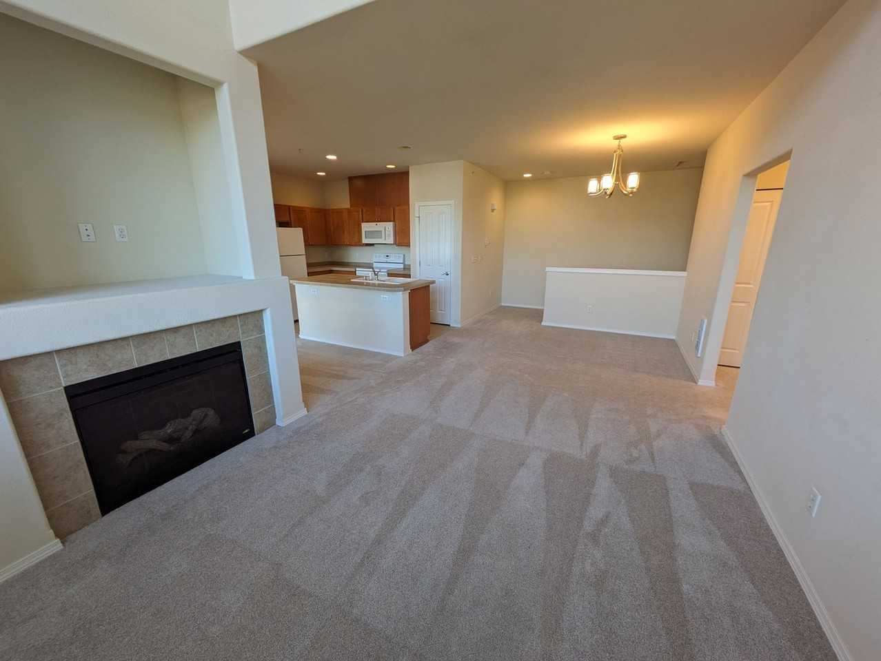 2030 Garry Oaks Ave Unit C - Photo 4 of 13