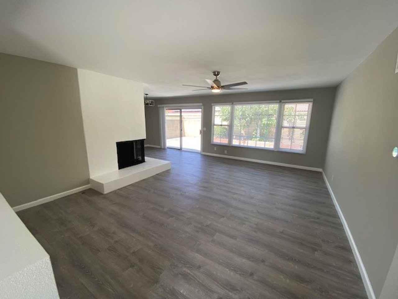 12191 Carthay Cir - Photo 5 of 36