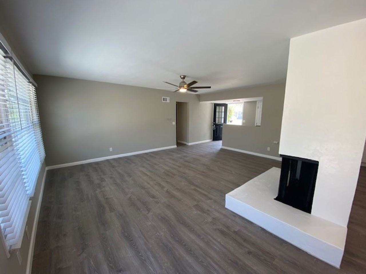 12191 Carthay Cir - Photo 6 of 36