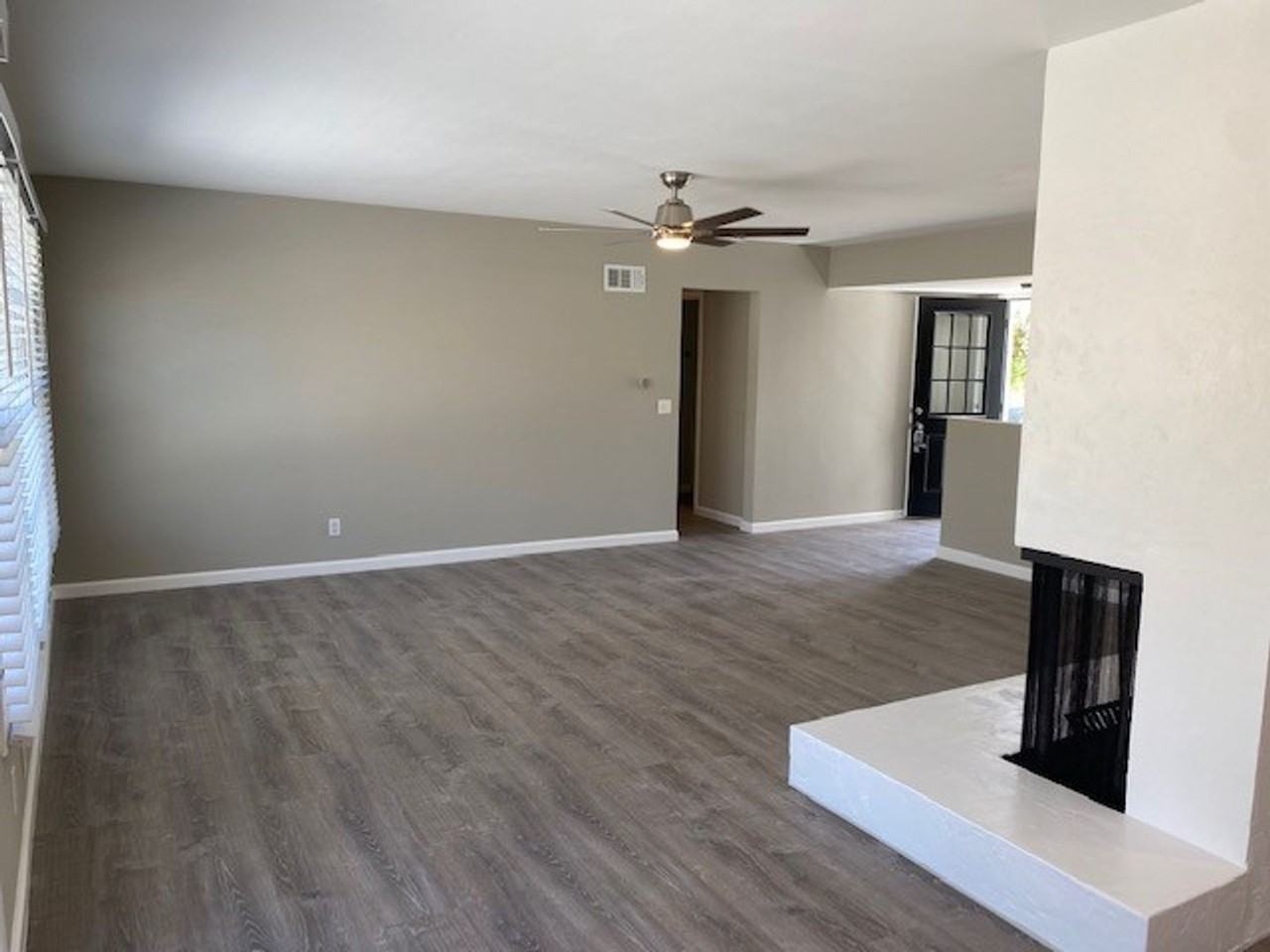 12191 Carthay Cir - Photo 7 of 36