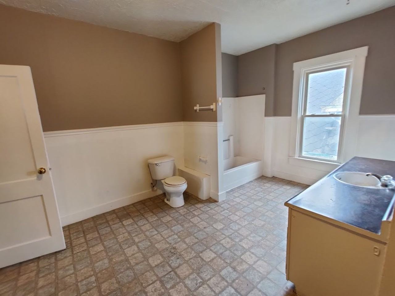 116 116 -3 N Tompkins - Photo 5 of 16