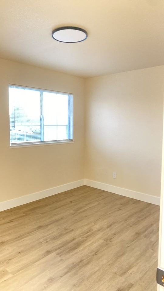 1001 Whispering Pines Dr - Photo 7 of 33